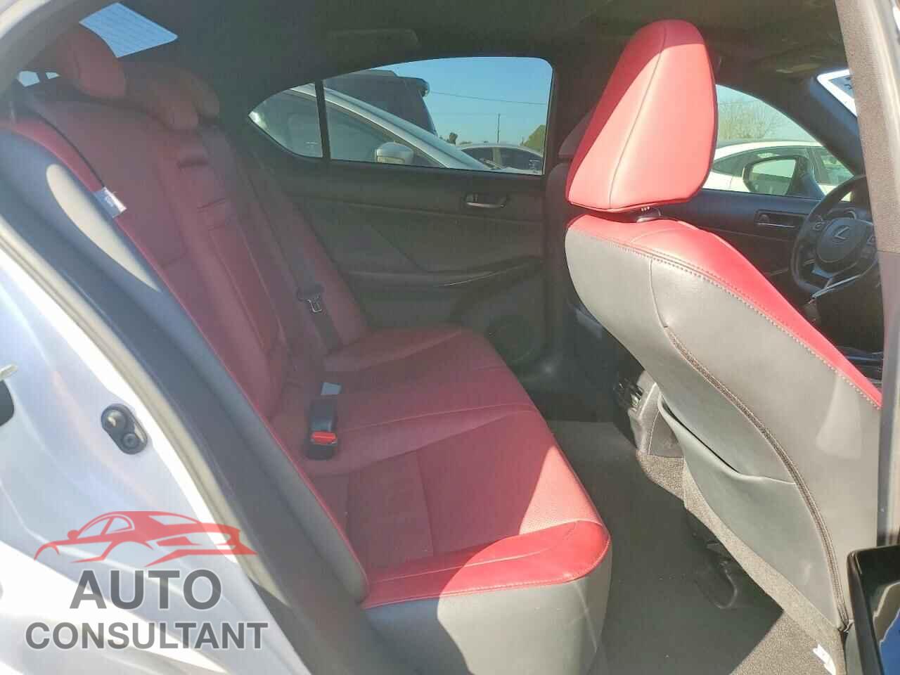 LEXUS IS 2021 - JTHCA1D24M5111511