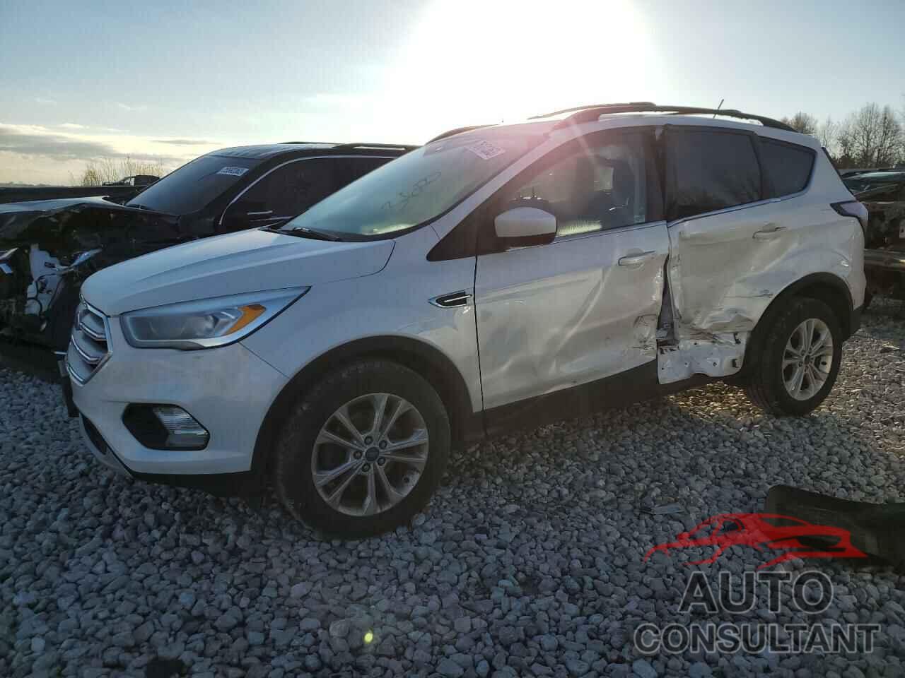 FORD ESCAPE 2018 - 1FMCU0HD1JUA01138