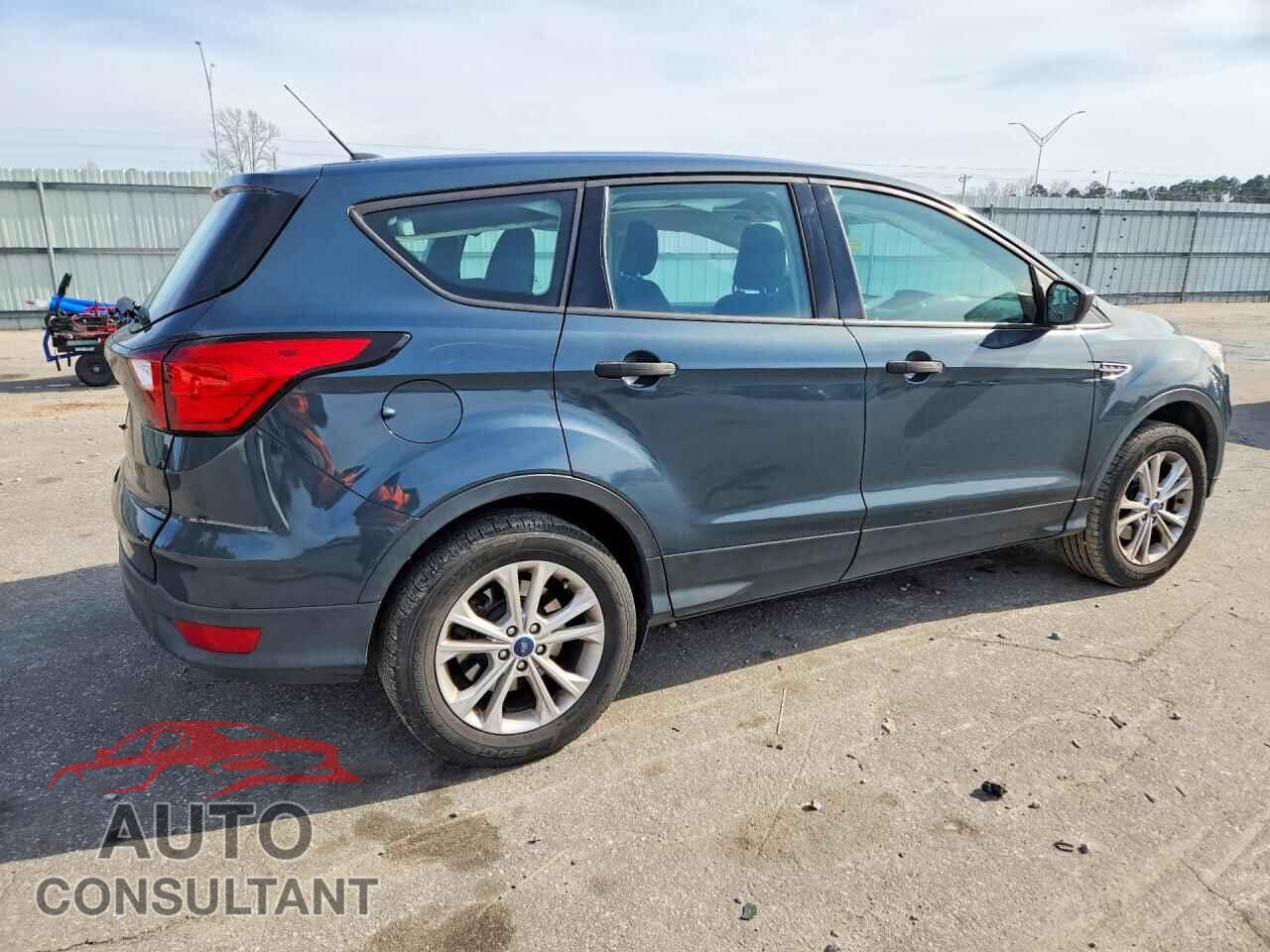 FORD ESCAPE 2019 - 1FMCU0F77KUB46084