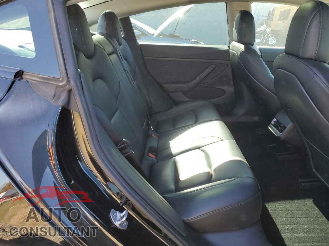 TESLA MODEL 3 2021 - 5YJ3E1EA1MF064514