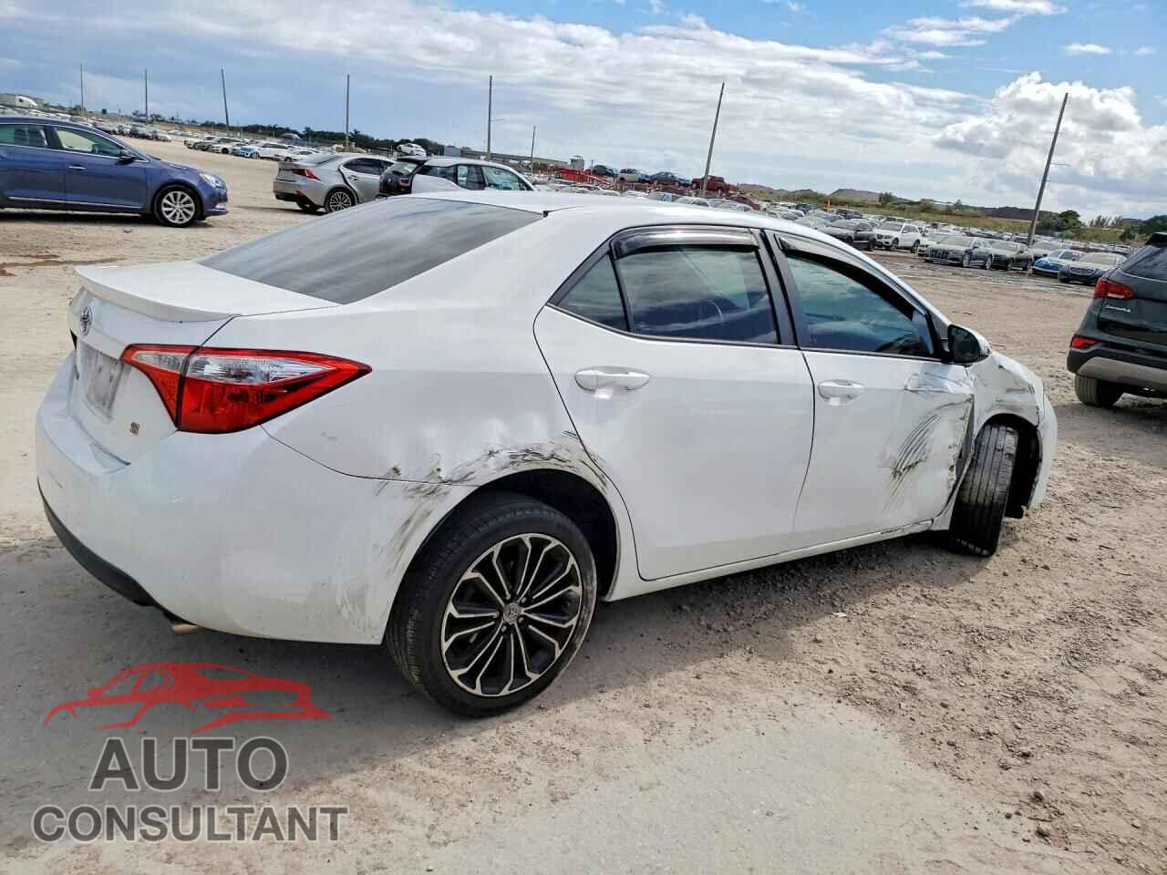 TOYOTA COROLLA 2015 - 5YFBURHE3FP353686
