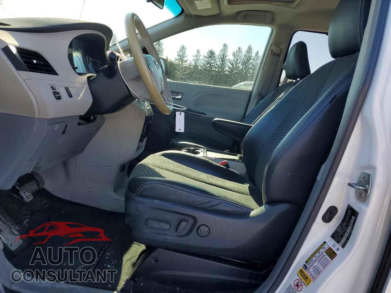 TOYOTA SIENNA 2011 - 5TDXK3DC7BS099320