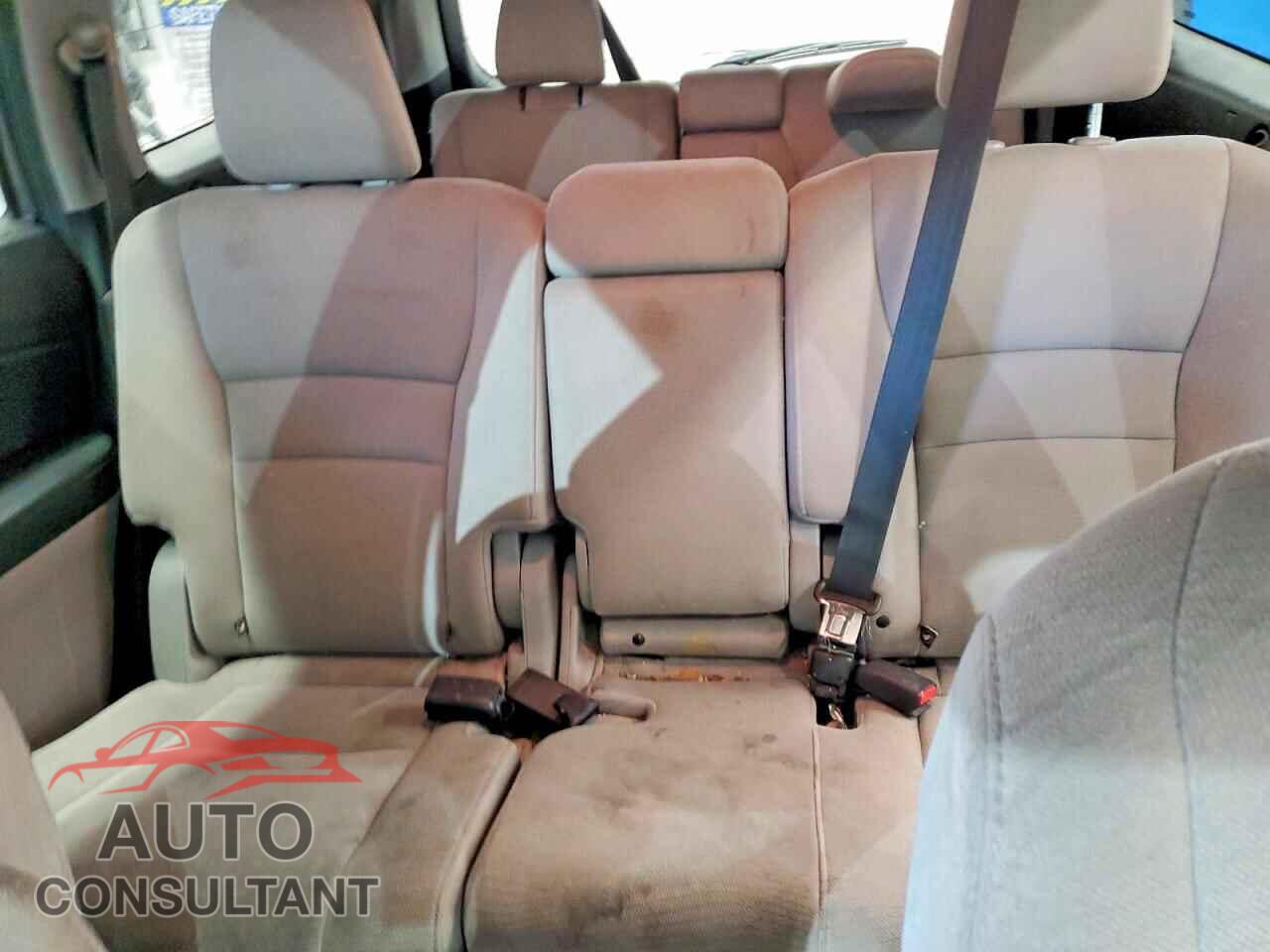 HONDA PILOT 2017 - 5FNYF6H32HB036174