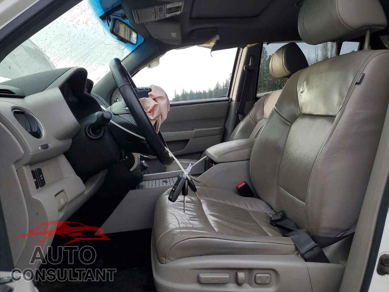 HONDA PILOT 2011 - 5FNYF4H98BB081183