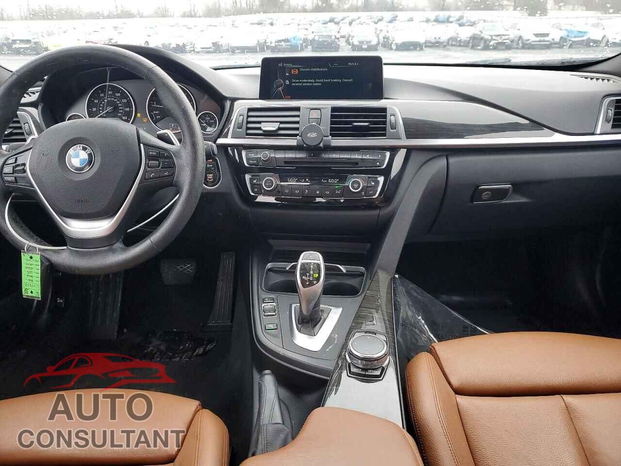 BMW 3 SERIES 2016 - WBA8E3G52GNU01700