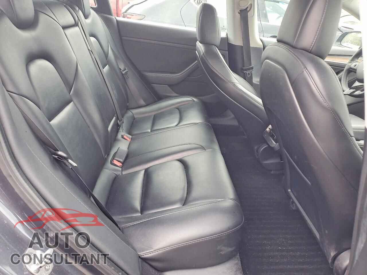 TESLA MODEL 3 2021 - 5YJ3E1EB9MF060171