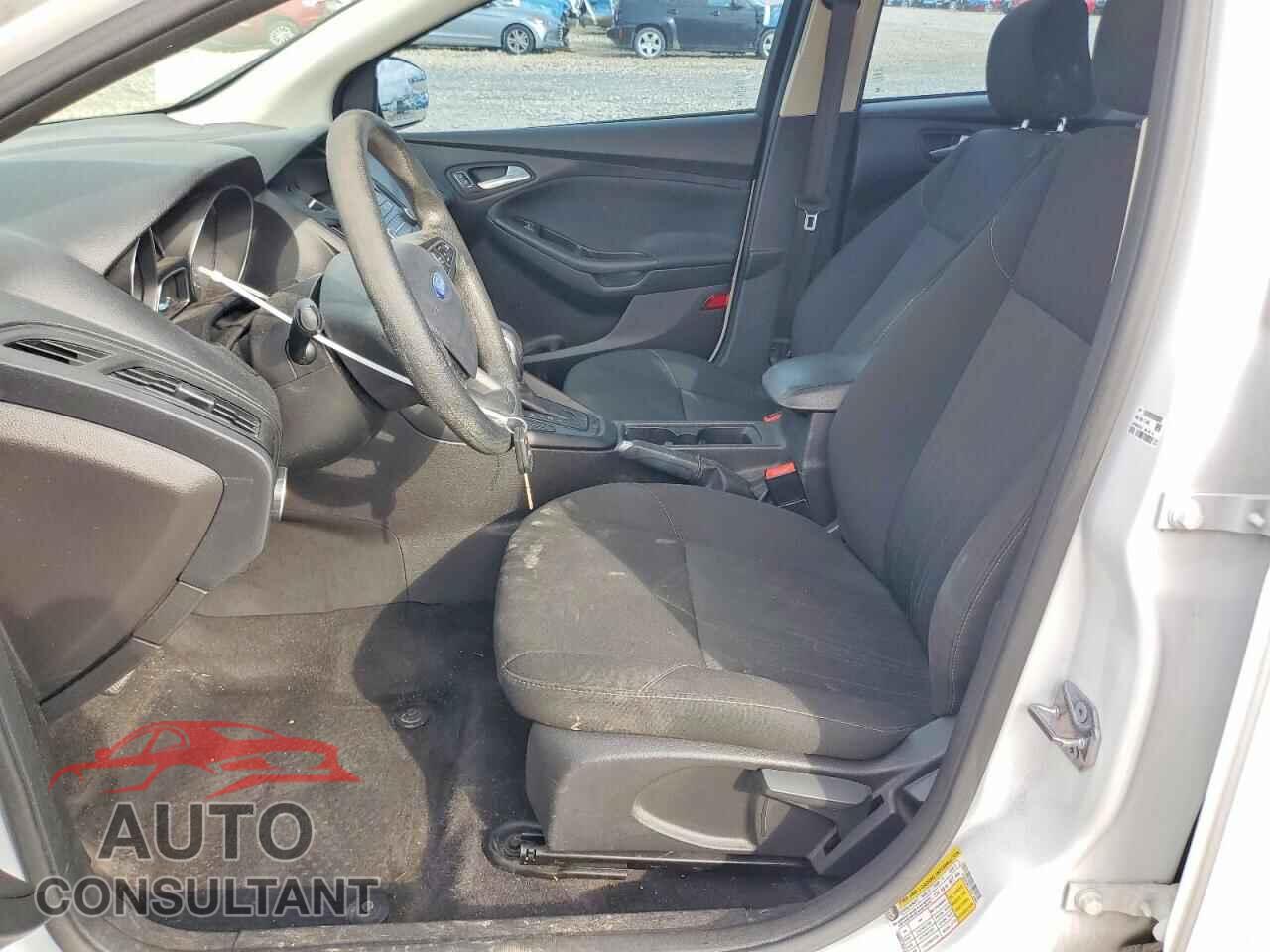 FORD FOCUS 2017 - 1FADP3F21HL312058