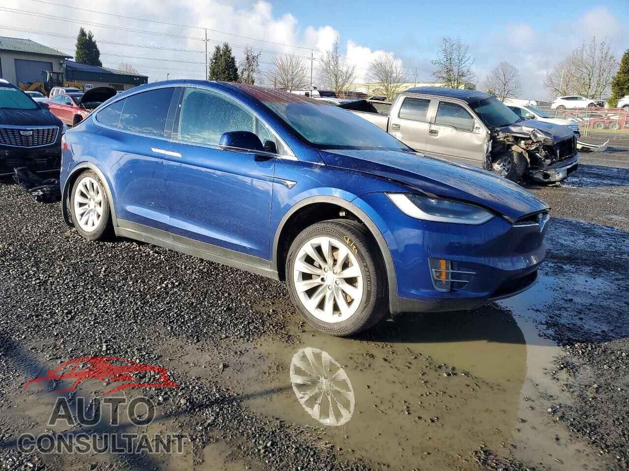 TESLA MODEL X 2018 - 5YJXCBE21JF141190