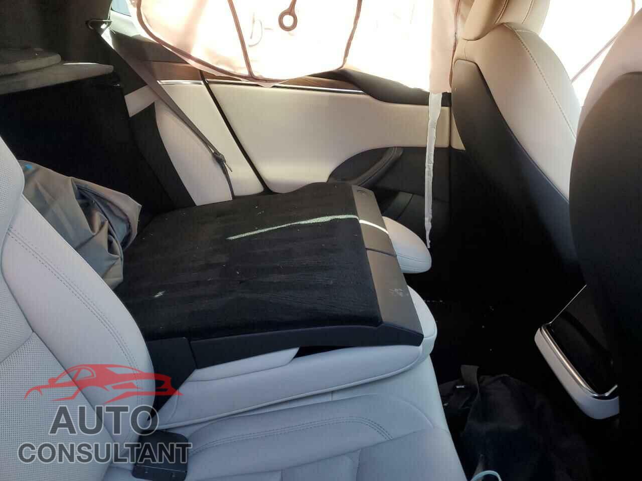 TESLA MODEL S 2021 - 5YJSA1E51MF439988