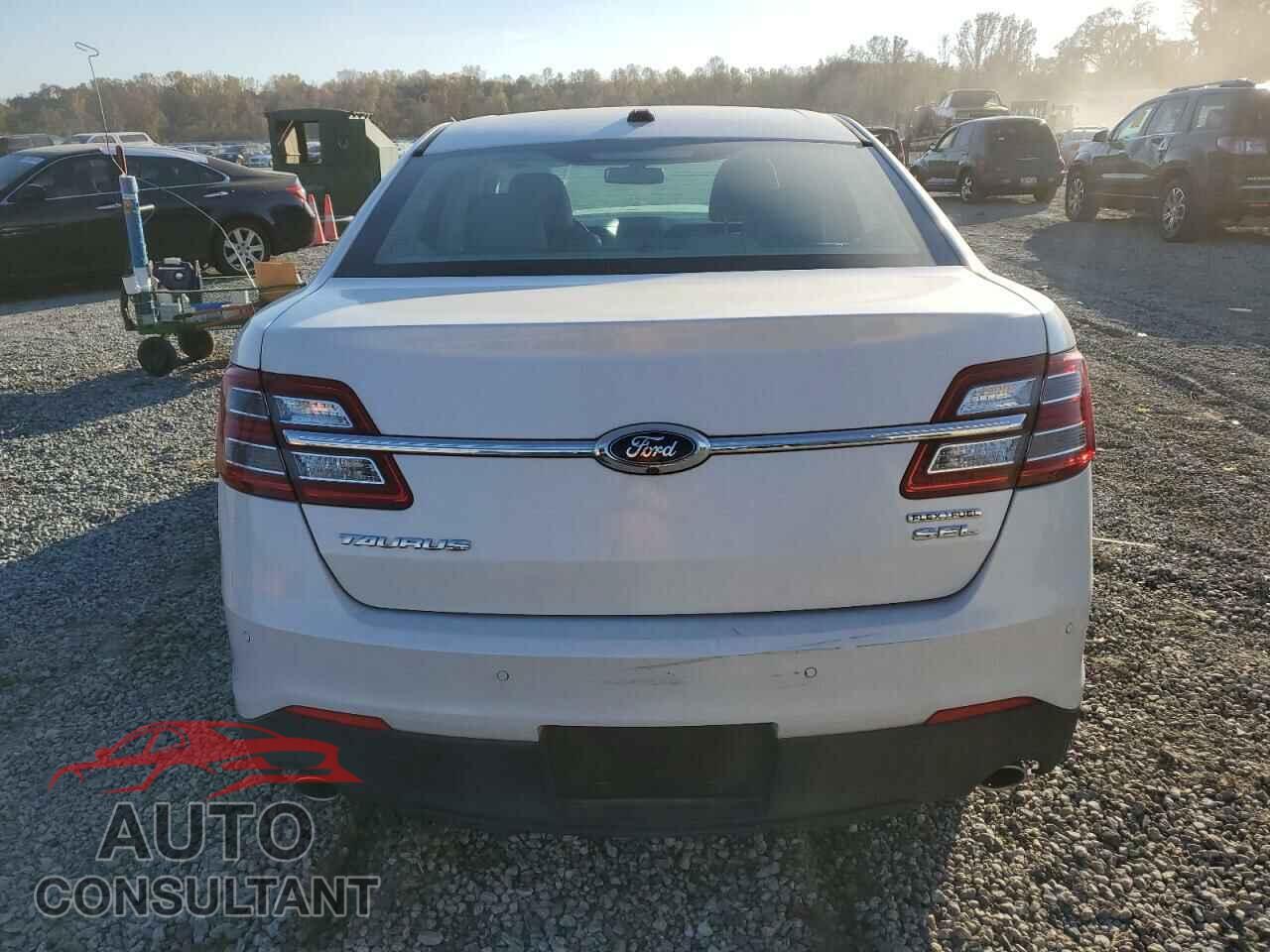 FORD TAURUS 2015 - 1FAHP2E84FG189668