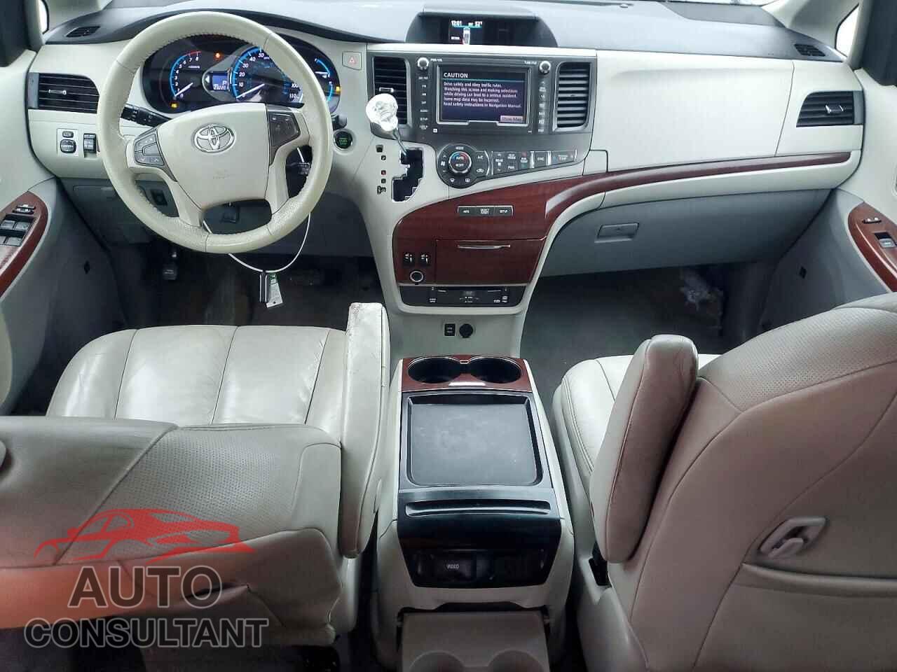 TOYOTA SIENNA 2011 - 5TDYK3DC5BS057121