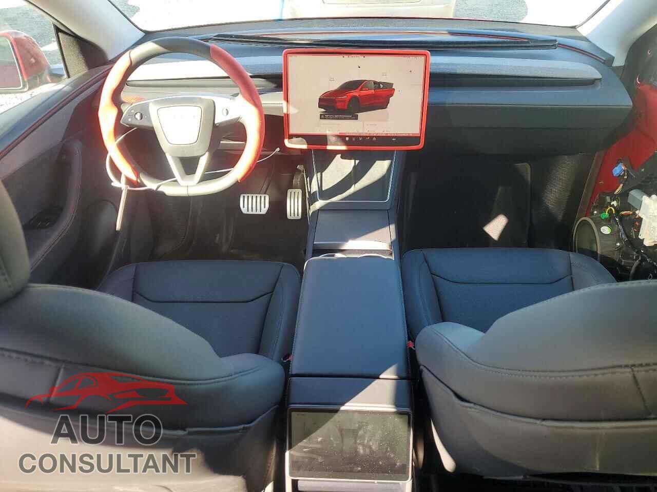 TESLA MODEL Y 2026 - 7SAYGDEE5TF371237