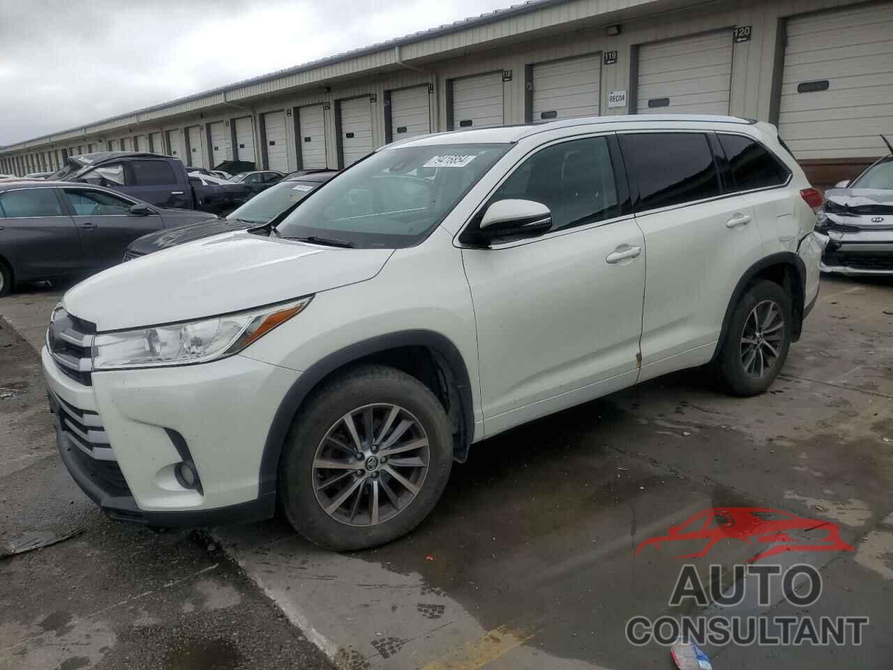 TOYOTA HIGHLANDER 2017 - 5TDJZRFH3HS364112