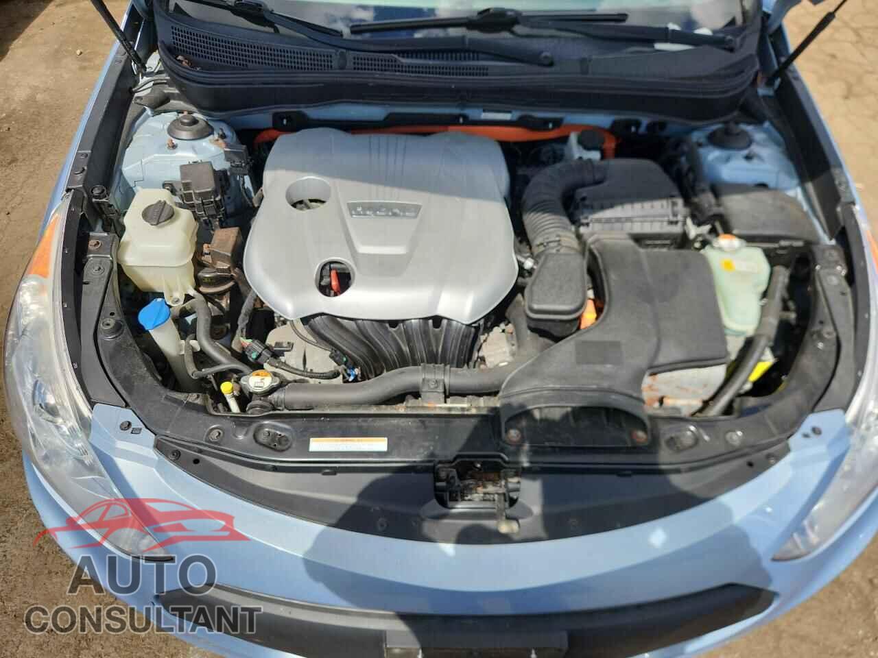 HYUNDAI SONATA 2012 - KMHEC4A43CA042212