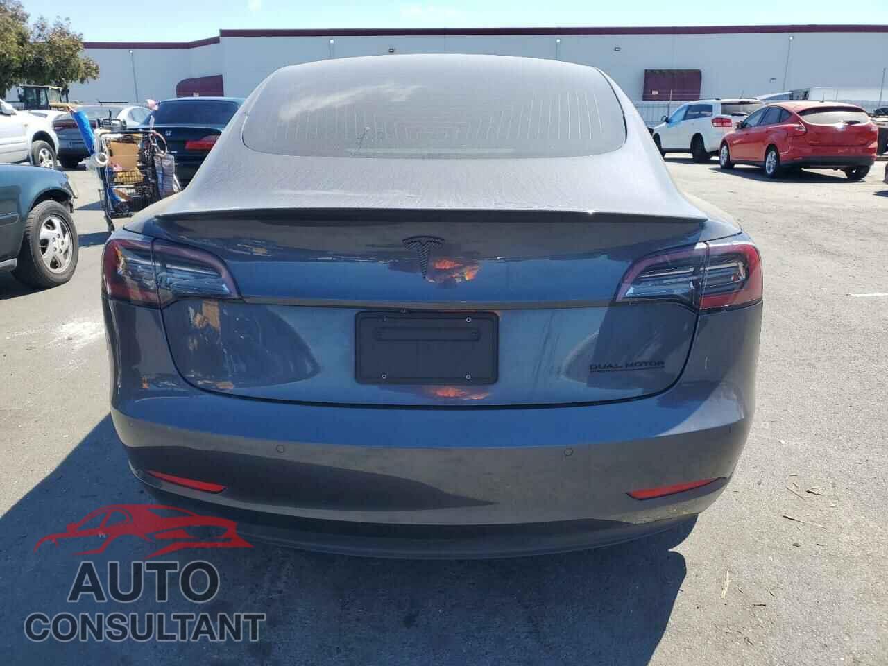 TESLA MODEL 3 2019 - 5YJ3E1EB3KF393401