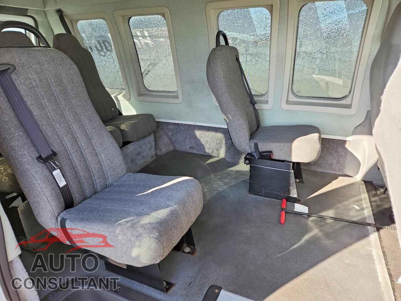 FORD ECONOLINE 2009 - 1FTNE14W29DA89362