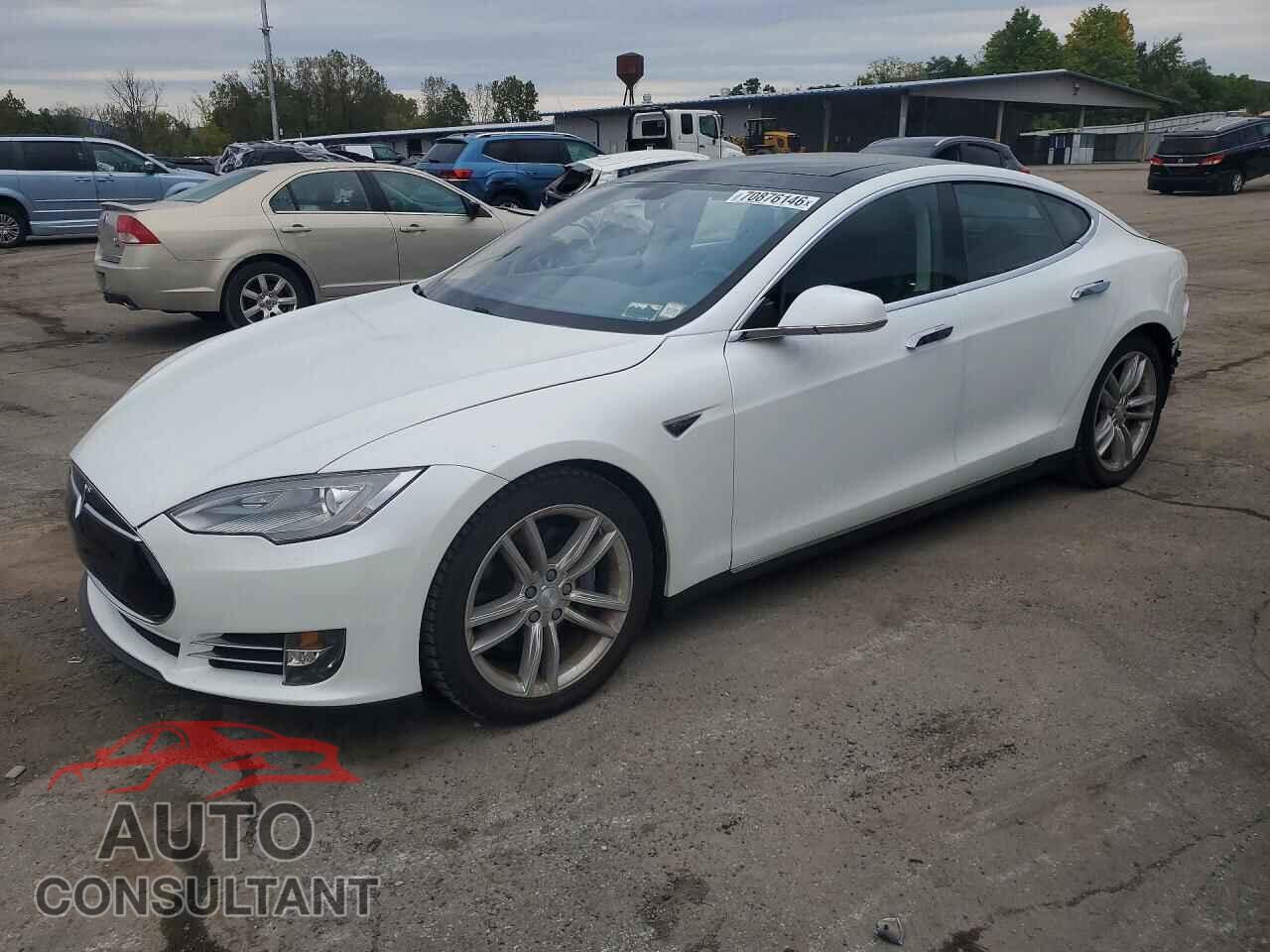 TESLA MODEL S 2013 - 5YJSA1DP0DFP17508