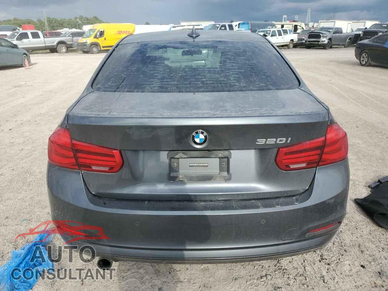 BMW 3 SERIES 2016 - WBA8E1G50GNU11226