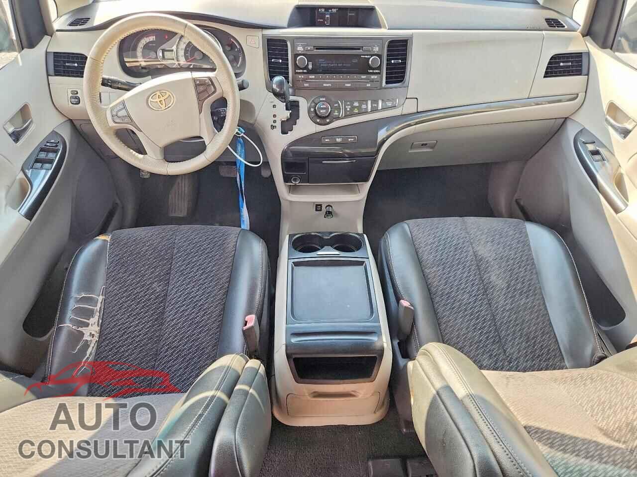 TOYOTA SIENNA 2011 - 5TDXK3DC7BS049047