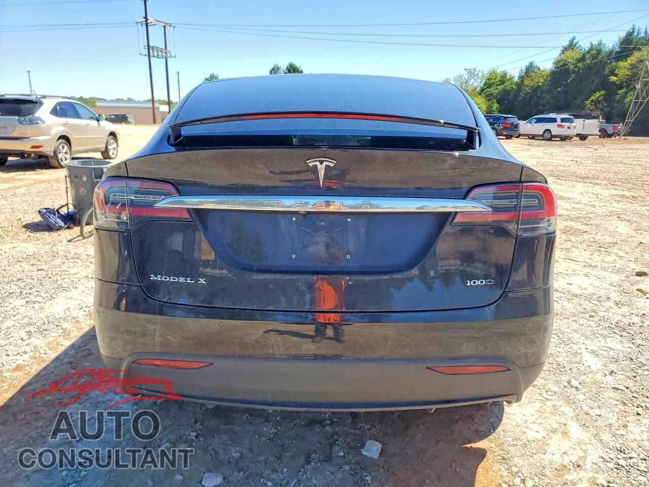 TESLA MODEL X 2018 - 5YJXCBE25JF121914