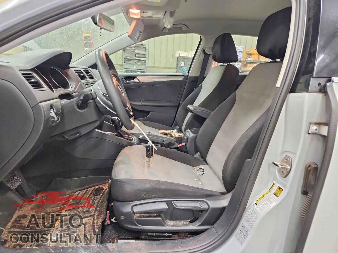 VOLKSWAGEN JETTA 2017 - 3VW2B7AJ3HM298892