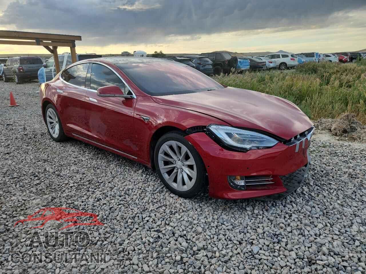 TESLA MODEL S 2017 - 5YJSA1E13HF185557