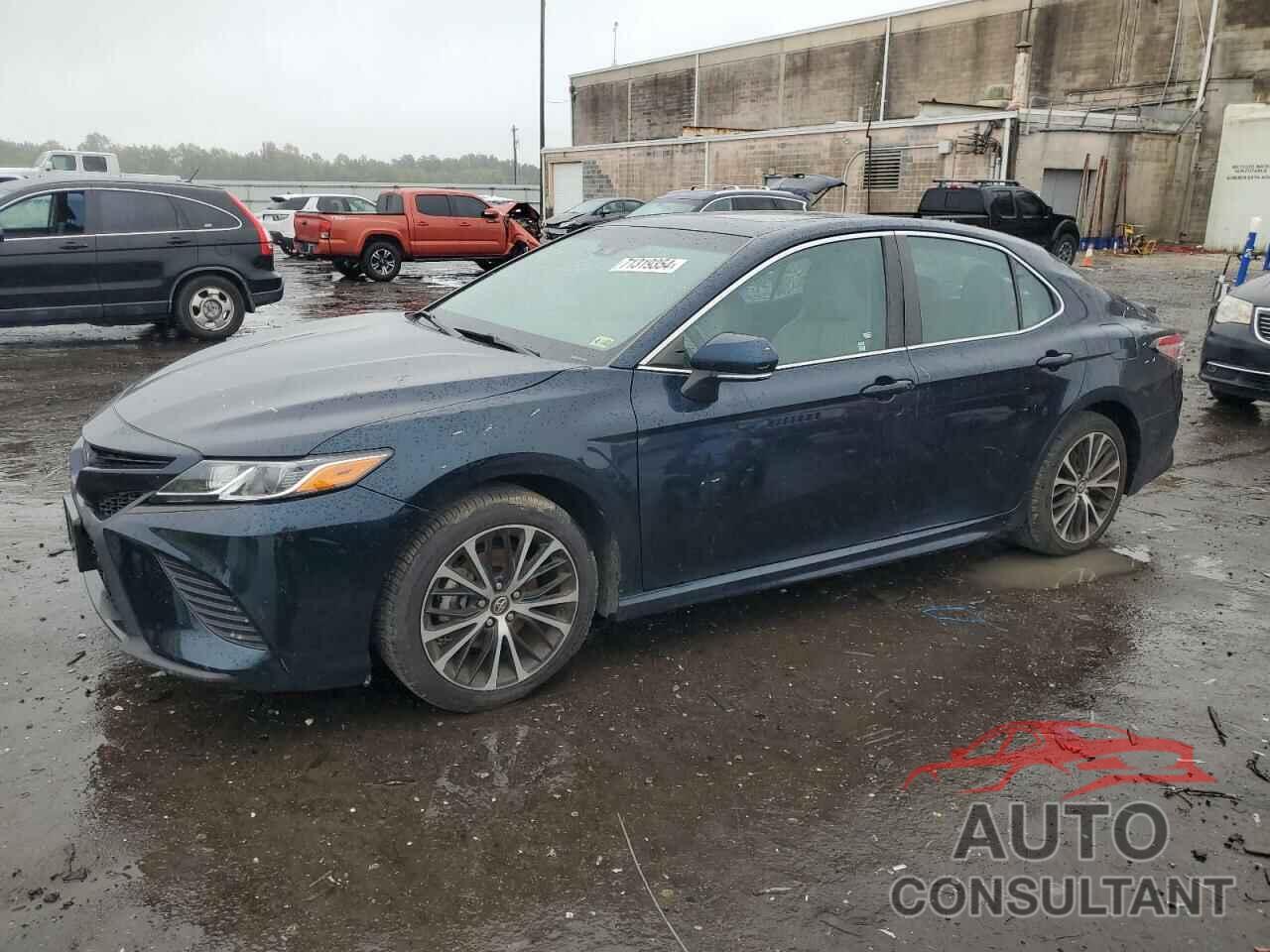 TOYOTA CAMRY 2018 - 4T1B11HK0JU621455