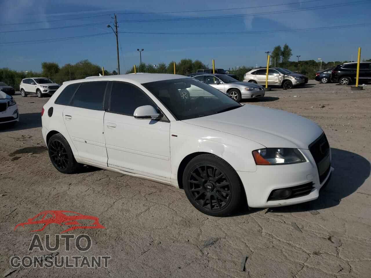 AUDI A3 2012 - WAUDFAFM9CA137448