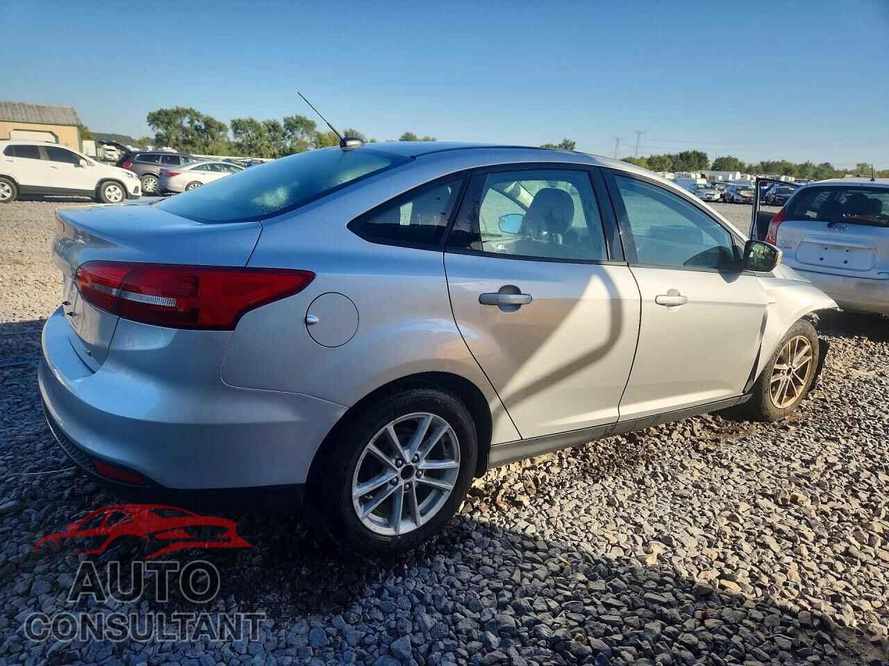FORD FOCUS 2017 - 1FADP3F27HL243571
