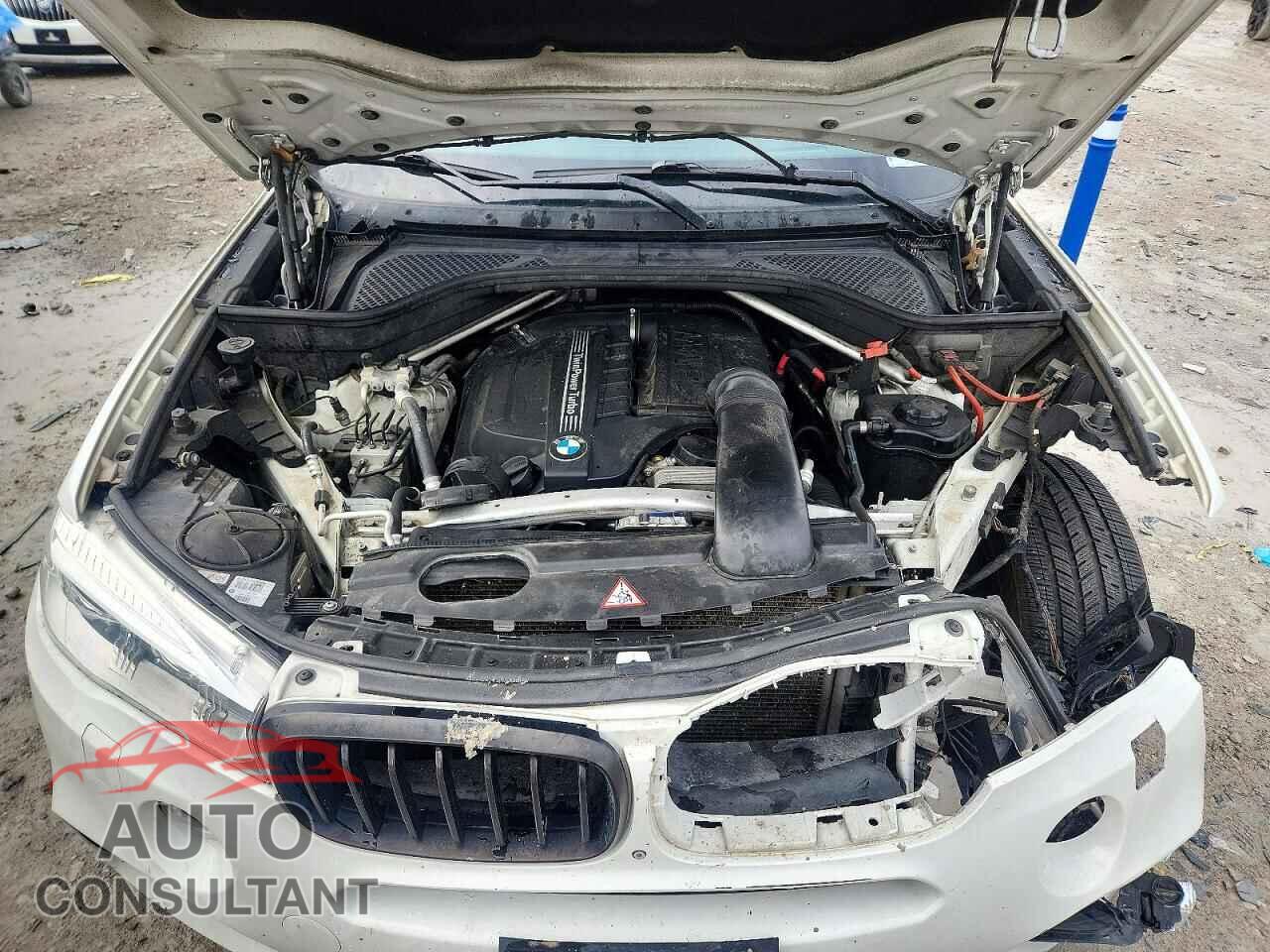 BMW X5 2014 - 5UXKR0C56E0H22426