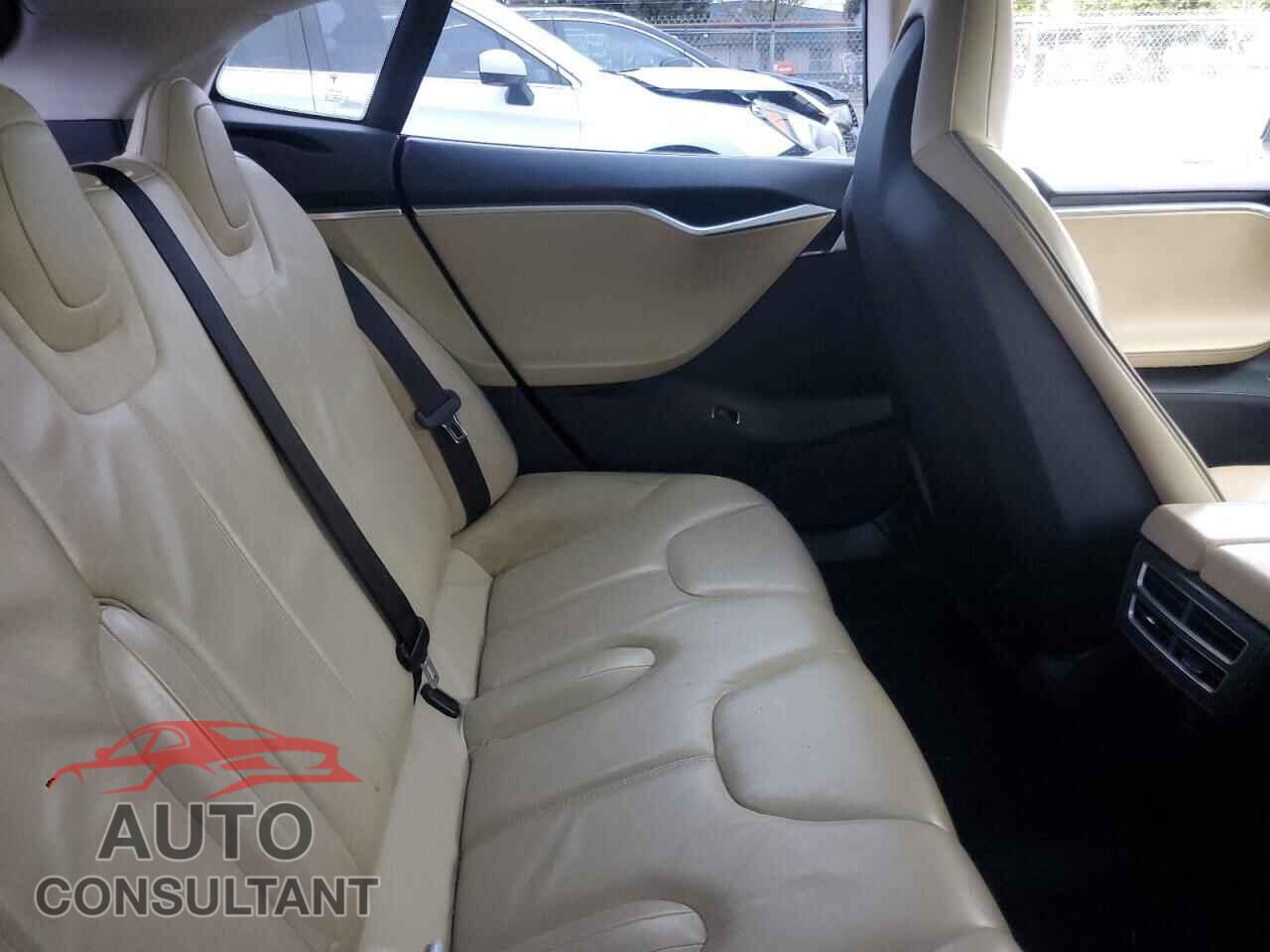 TESLA MODEL S 2013 - 5YJSA1DP5DFP20016