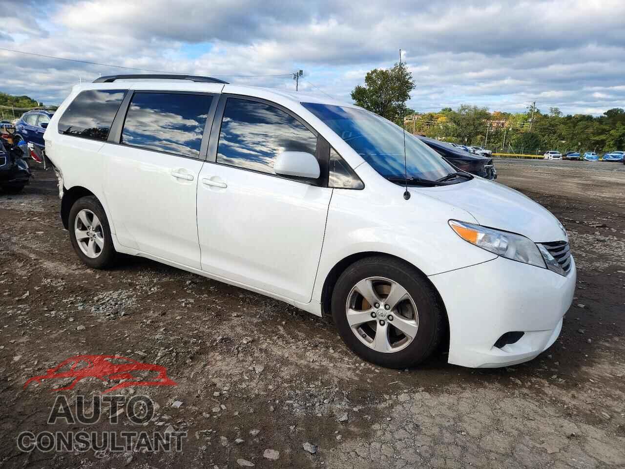 TOYOTA SIENNA 2013 - 5TDKK3DC8DS362301