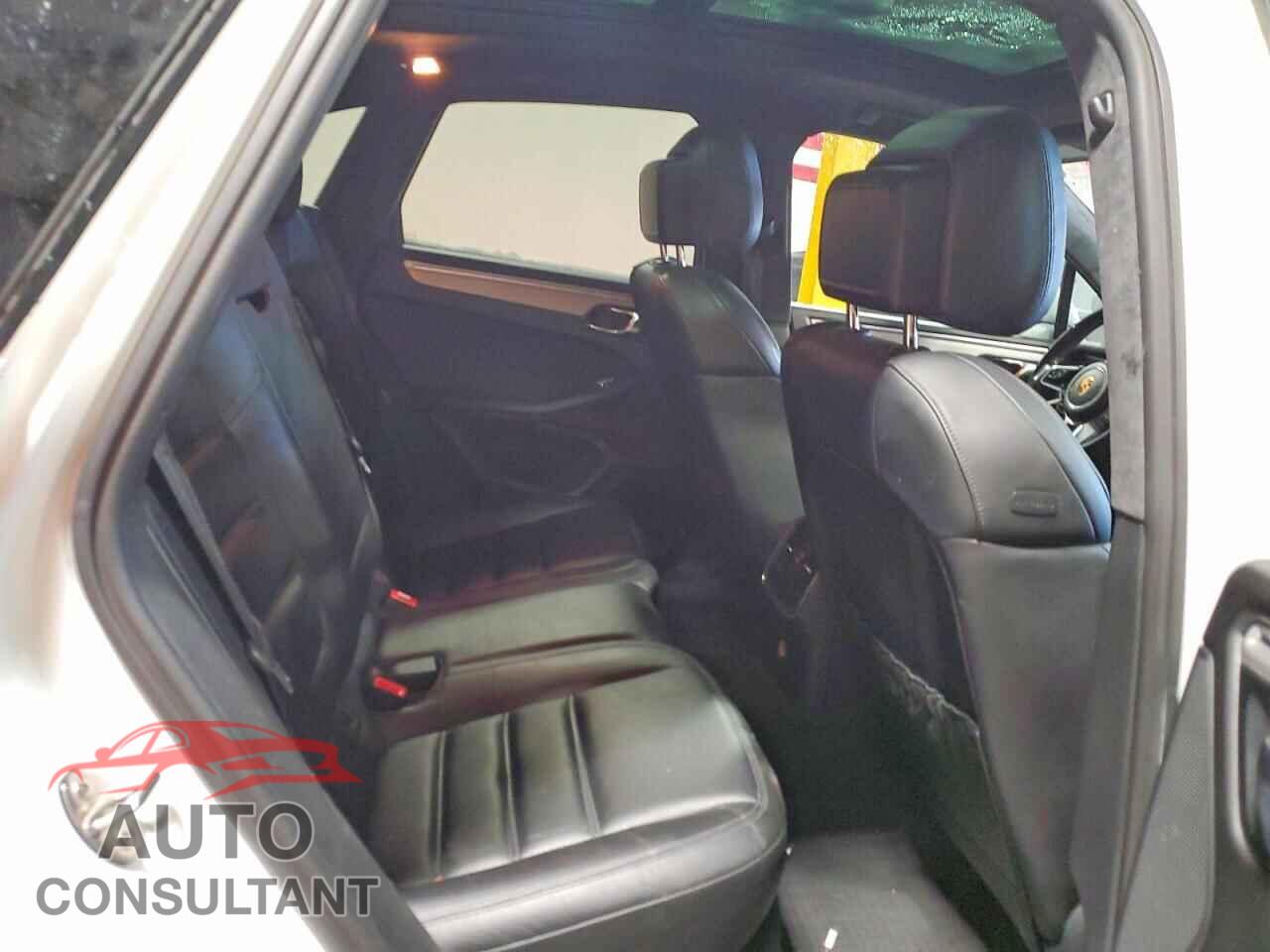 PORSCHE MACAN 2016 - WP1AF2A56GLB92086