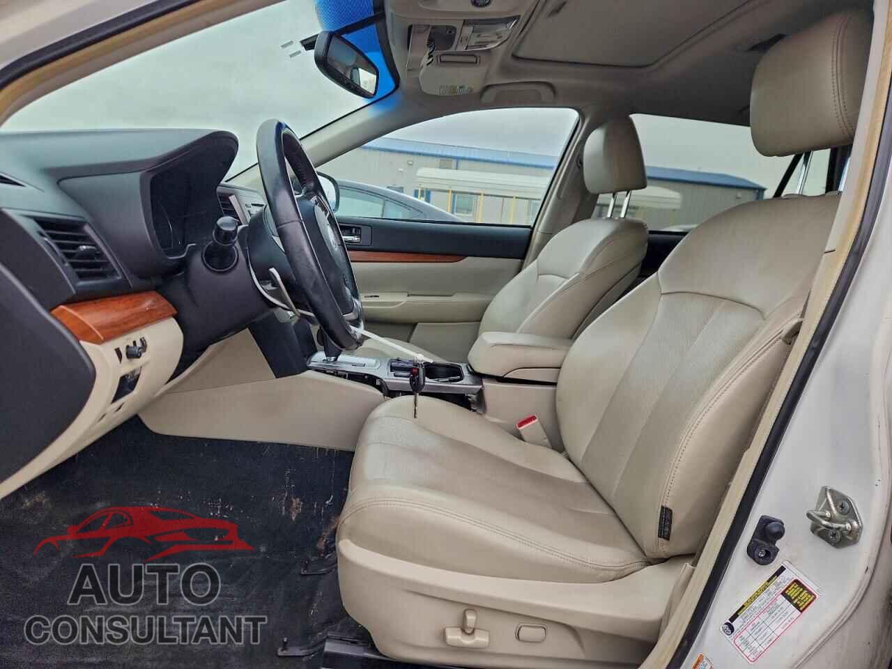 SUBARU OUTBACK 2014 - 4S4BRBLC9E3311556
