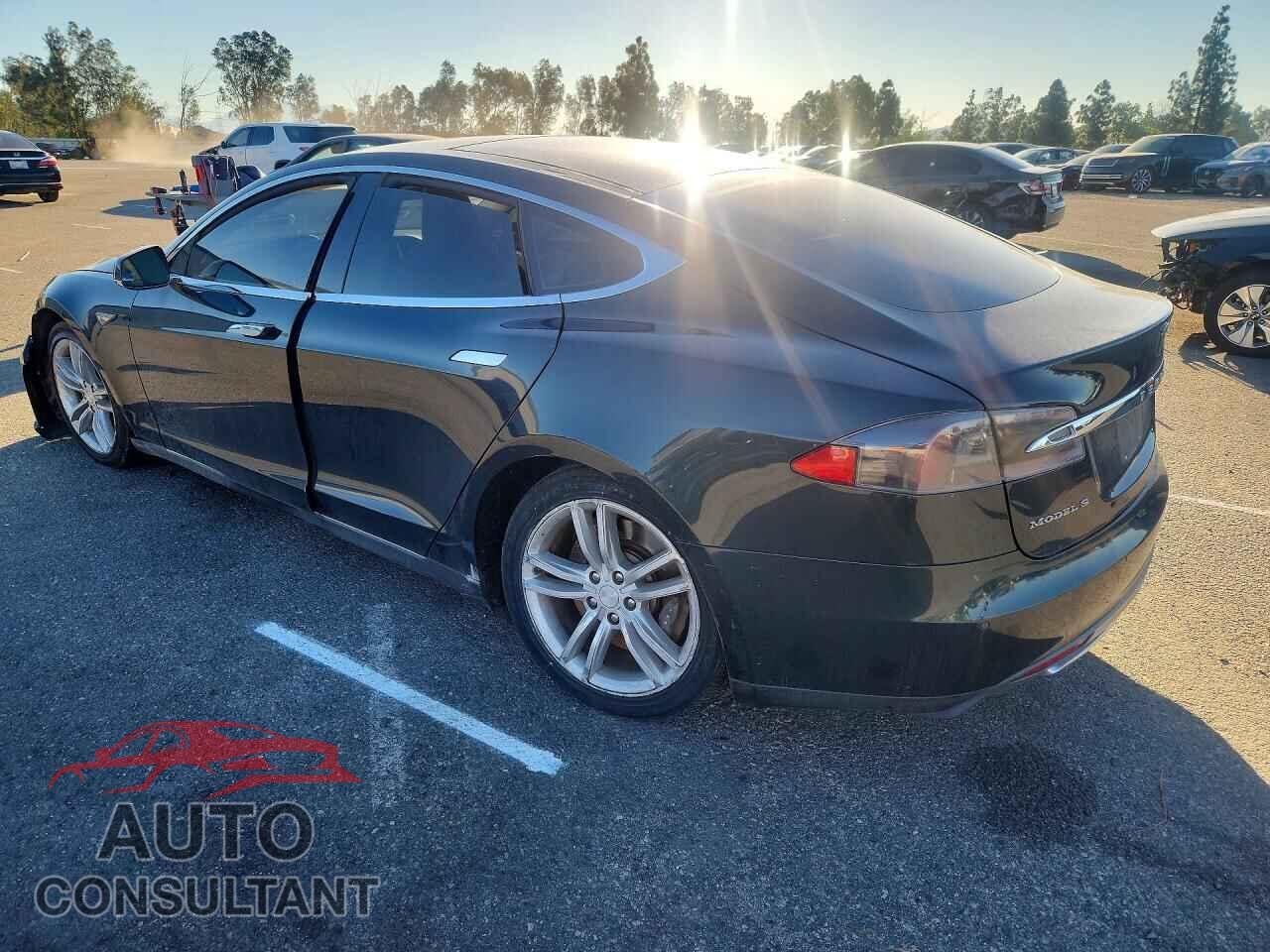 TESLA MODEL S 2014 - 5YJSA1H10EFP32419