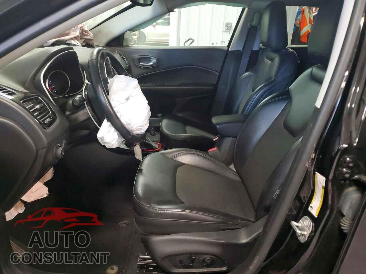 JEEP COMPASS 2018 - 3C4NJDBB5JT478900