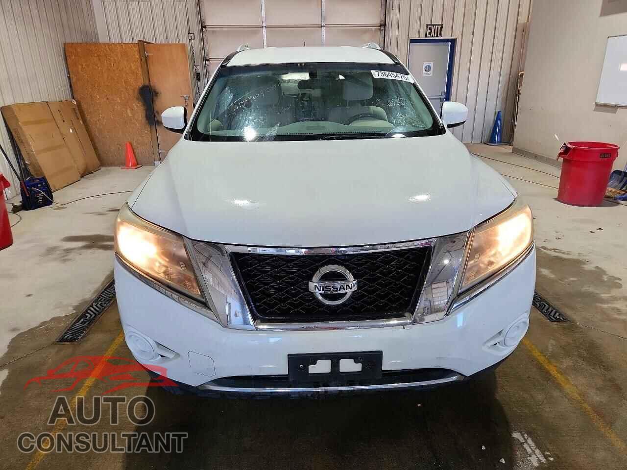 NISSAN PATHFINDER 2013 - 5N1AR2MM2DC650628
