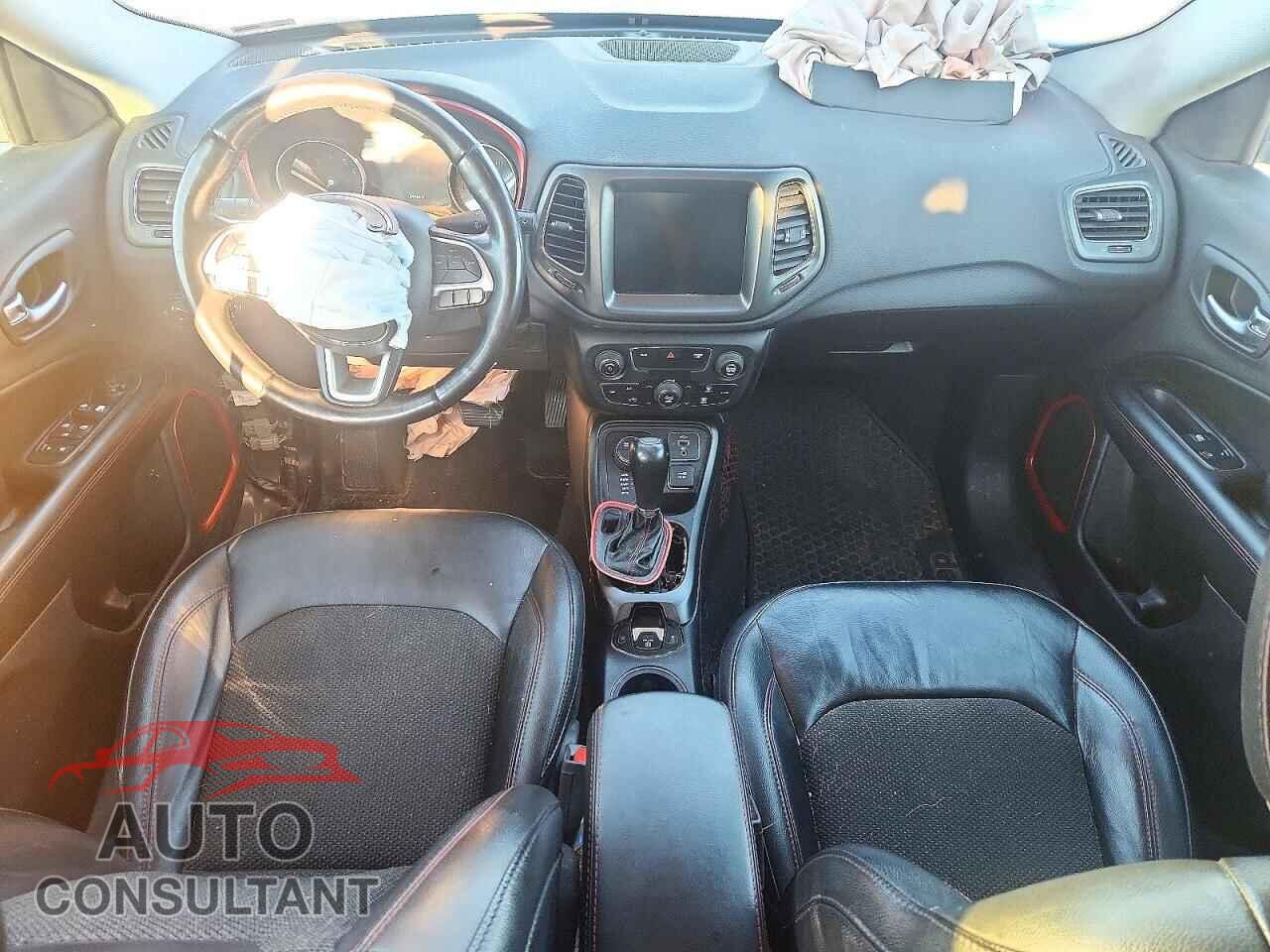 JEEP COMPASS 2019 - 3C4NJDDBXKT723401