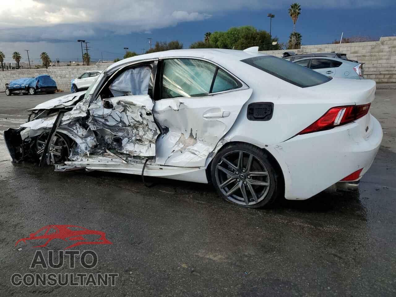 LEXUS IS 2016 - JTHBE1D20G5028033