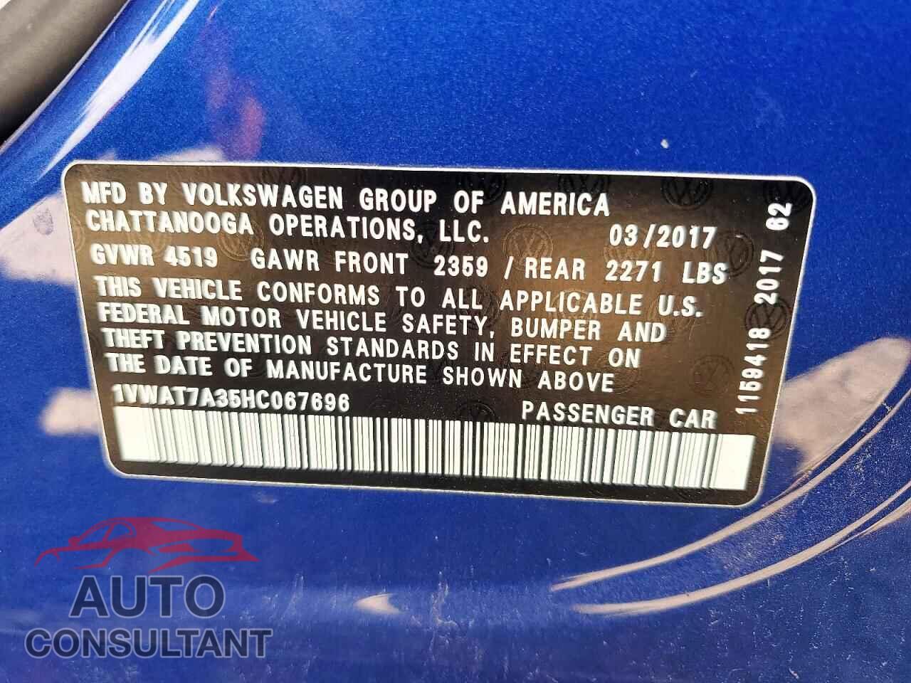 VOLKSWAGEN PASSAT 2017 - 1VWAT7A35HC067696