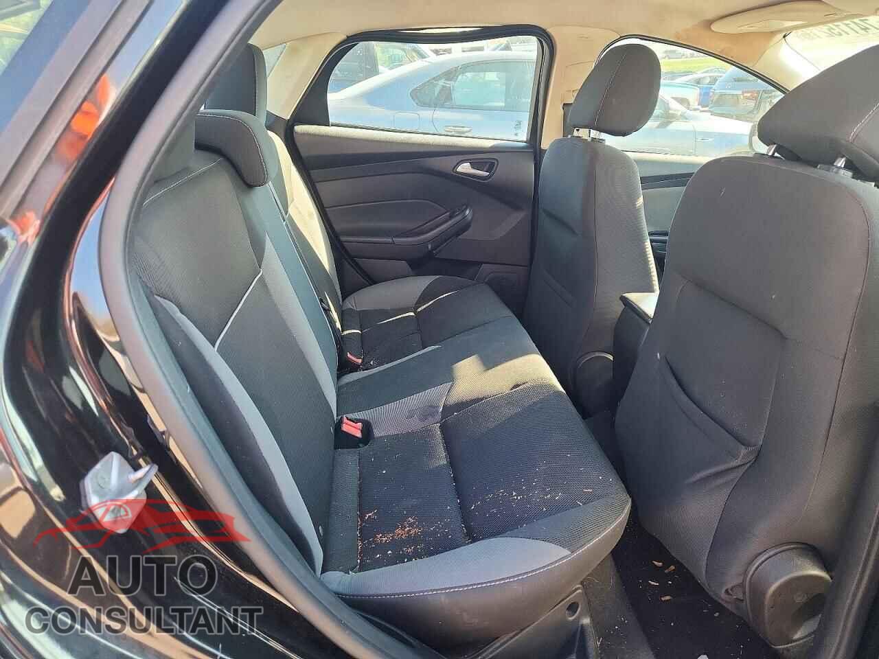 FORD FOCUS 2013 - 1FADP3F22DL334418