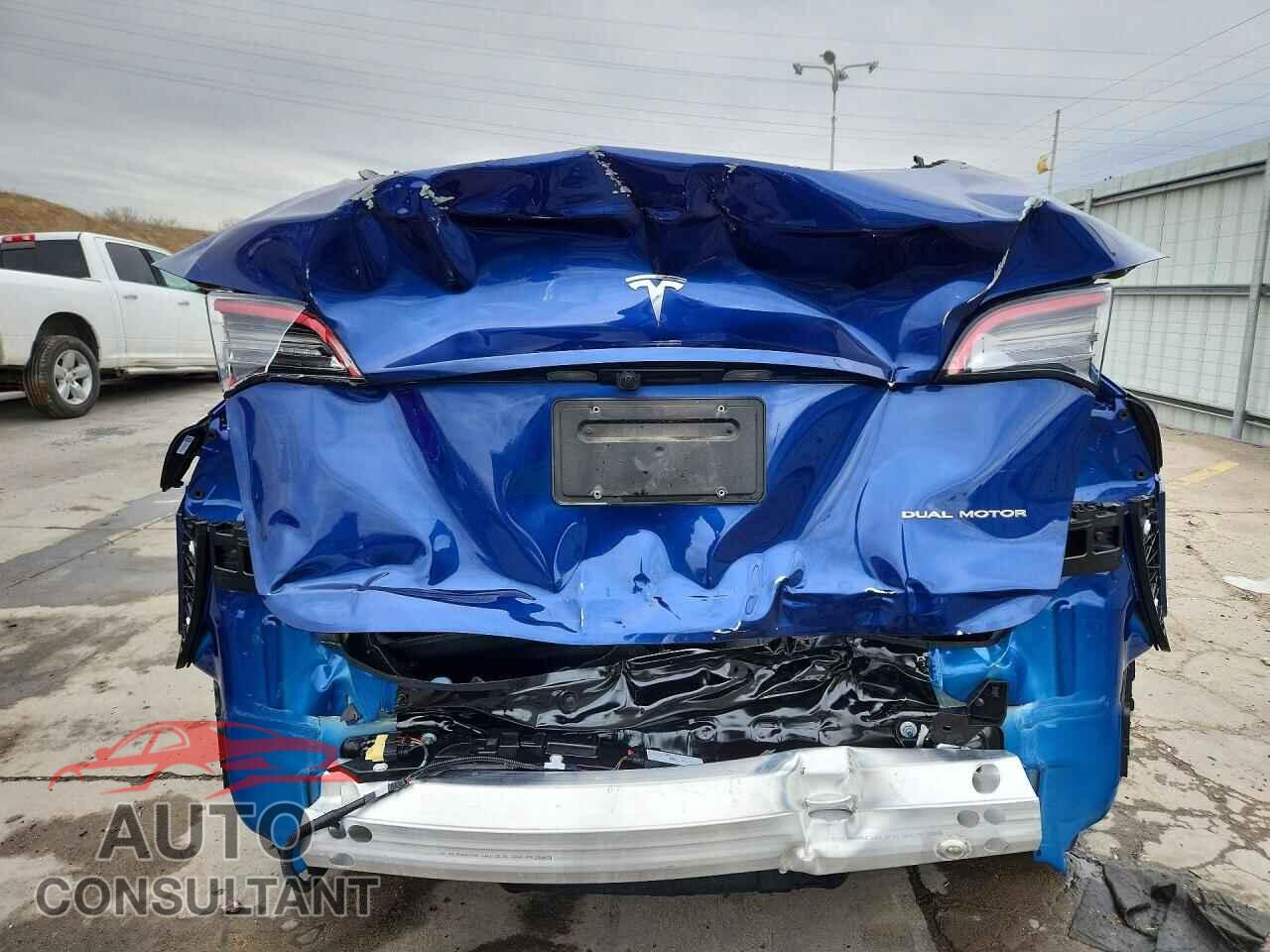 TESLA MODEL Y 2024 - 7SAYGDEE2RF986465