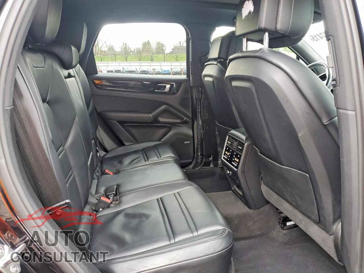 PORSCHE CAYENNE 2019 - WP1AA2AY5KDA06131