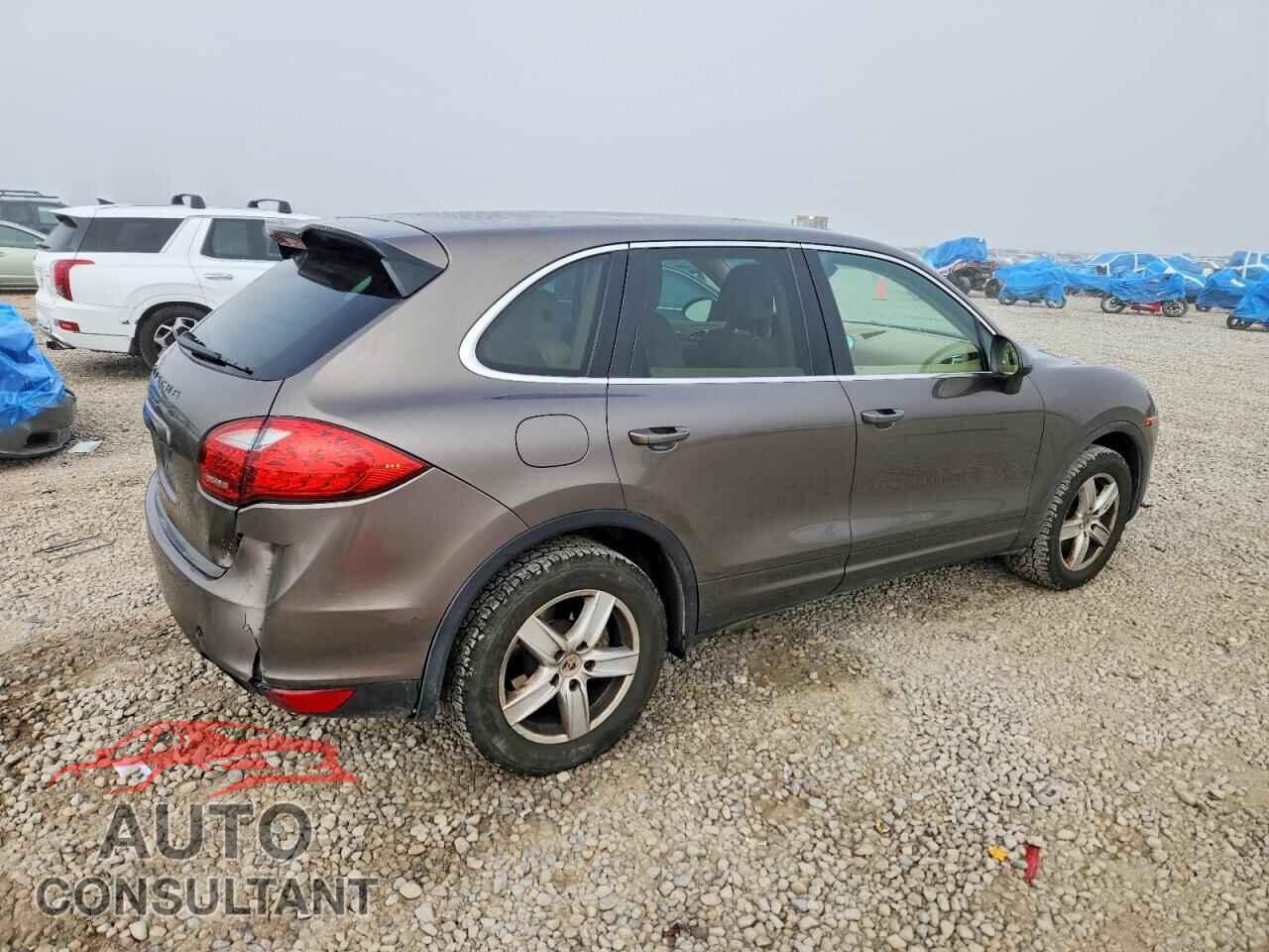 PORSCHE CAYENNE 2012 - WP1AB2A2XCLA40825
