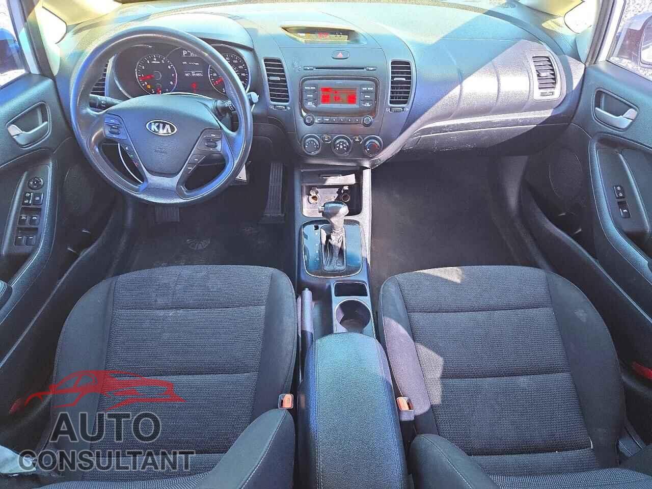 KIA FORTE 2017 - KNAFK5A85H5702820