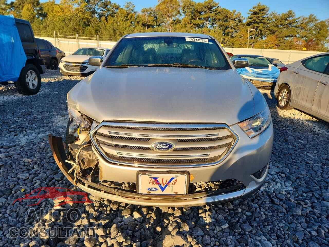 FORD TAURUS 2015 - 1FAHP2F82FG102929