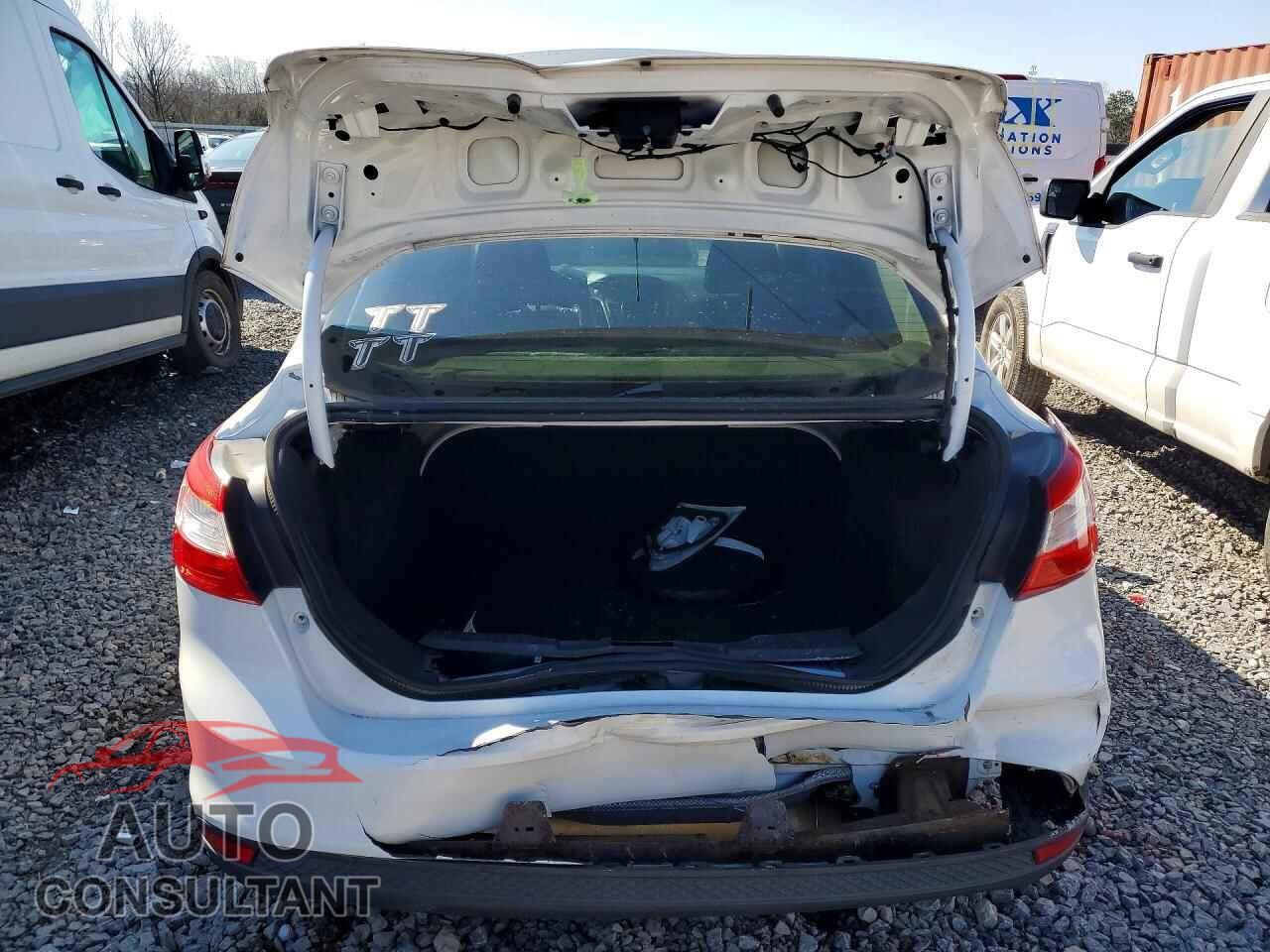 FORD FOCUS 2014 - 1FADP3F2XEL225559