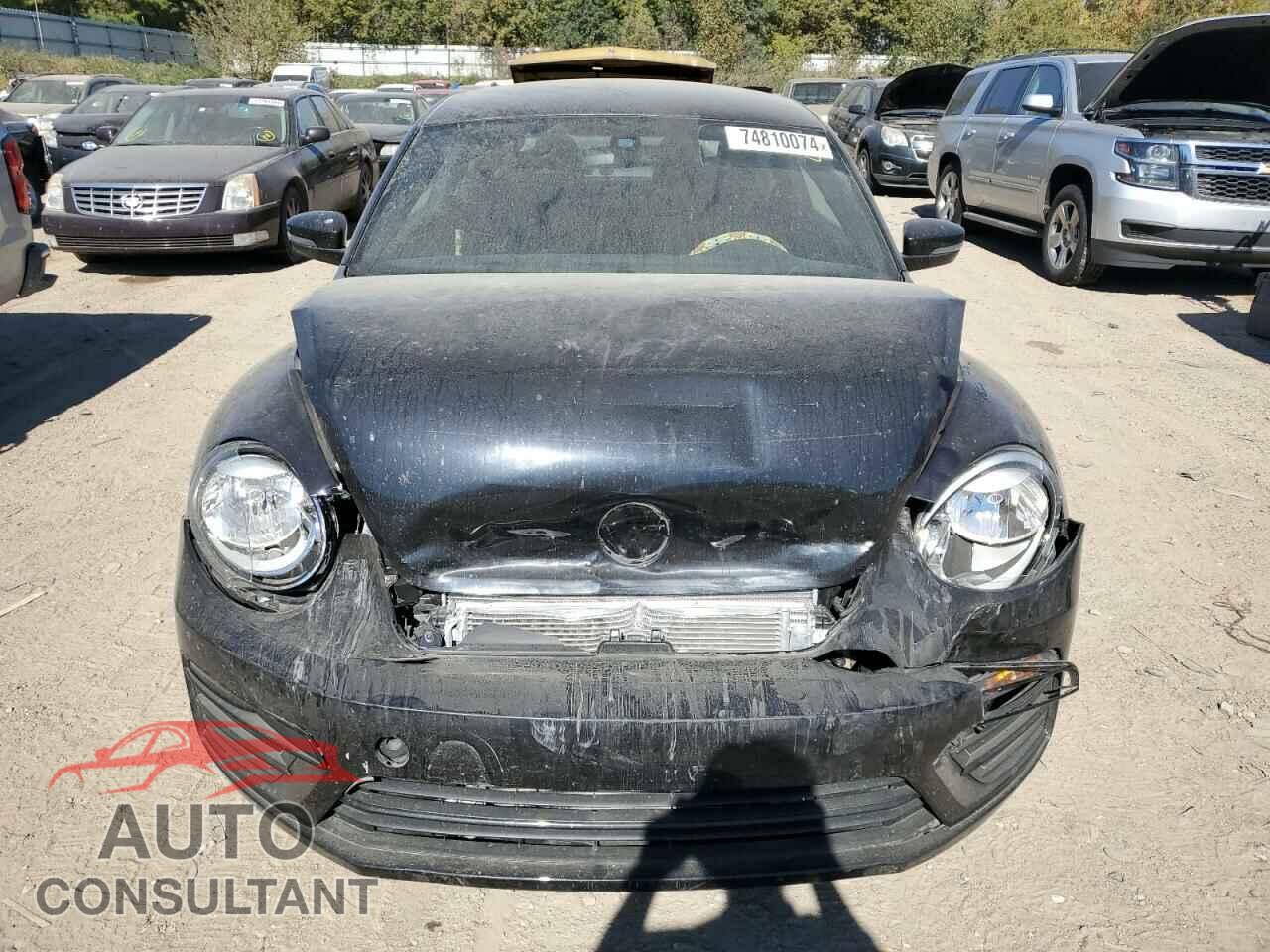 VOLKSWAGEN BEETLE 2018 - 3VWFD7ATXJM707800