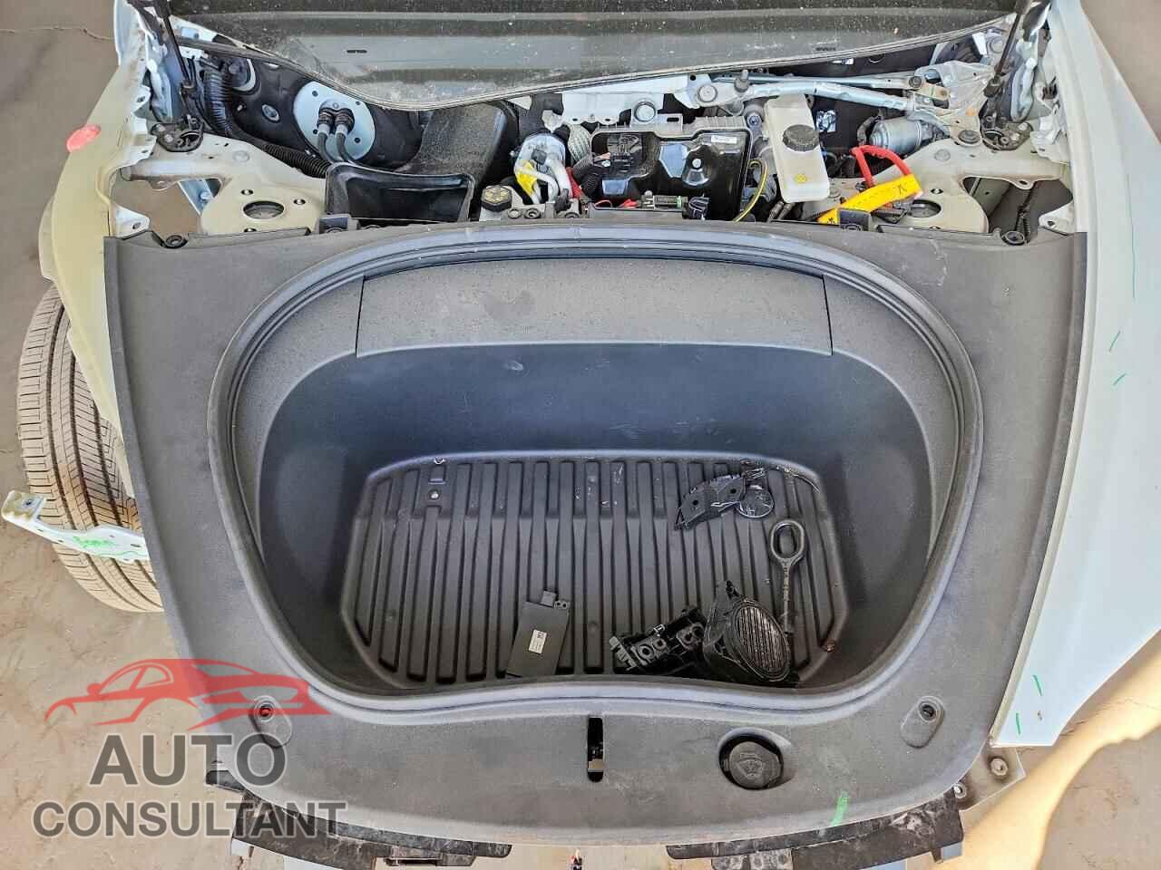TESLA MODEL 3 2024 - 5YJ3E1EA7RF745221