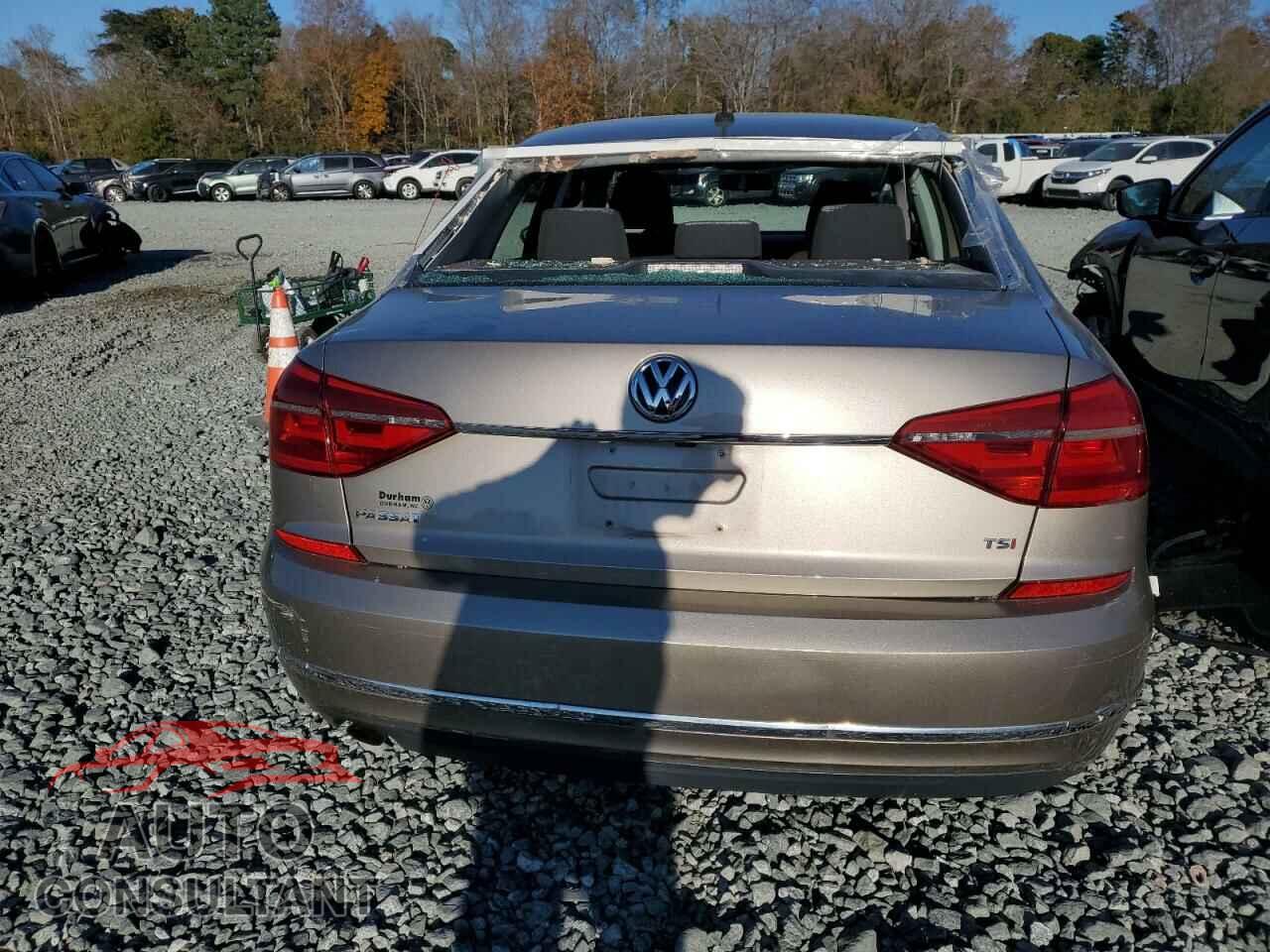 VOLKSWAGEN PASSAT 2016 - 1VWAT7A32GC021807